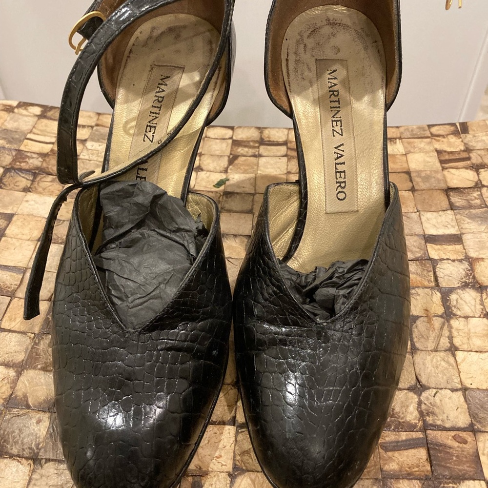 Classy Pumps - image 4